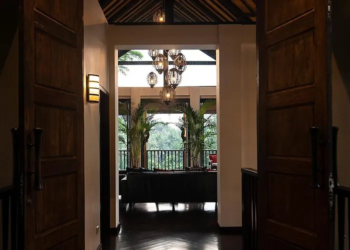 Villa Naga Putih