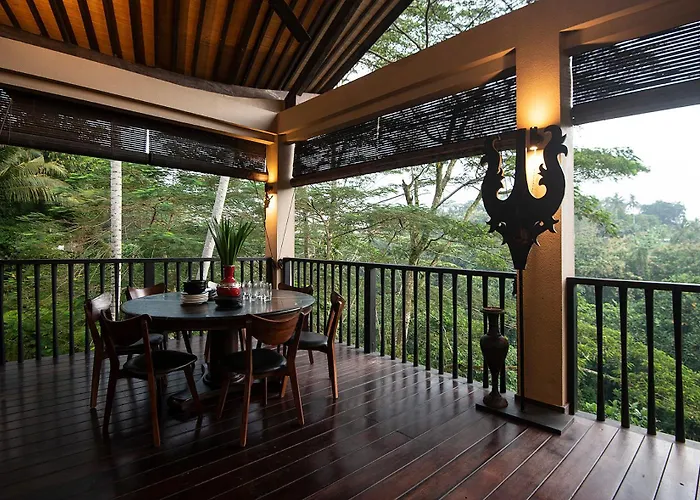 Villa Naga Putih