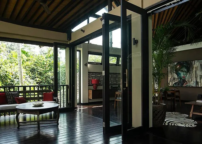 Villa Naga Putih *