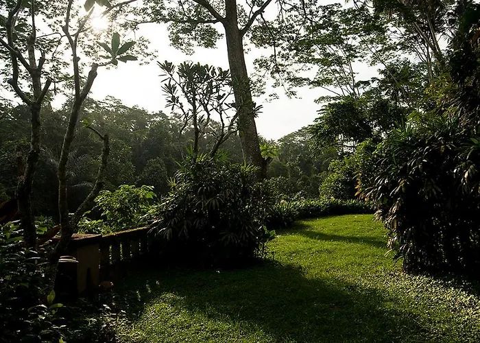 Villa Naga Putih *