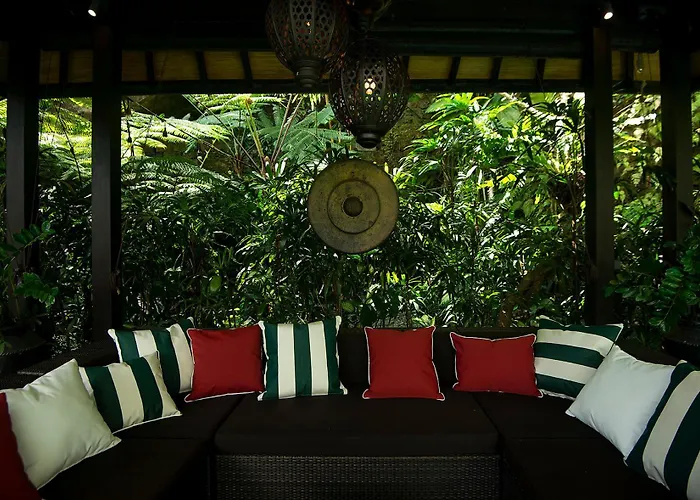 Naga Putih Villa *