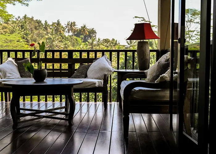Naga Putih * Ubud