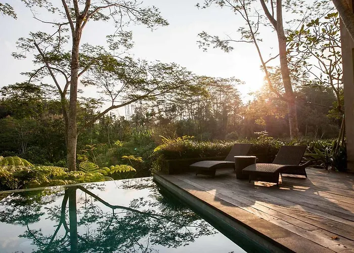 Villa Naga Putih